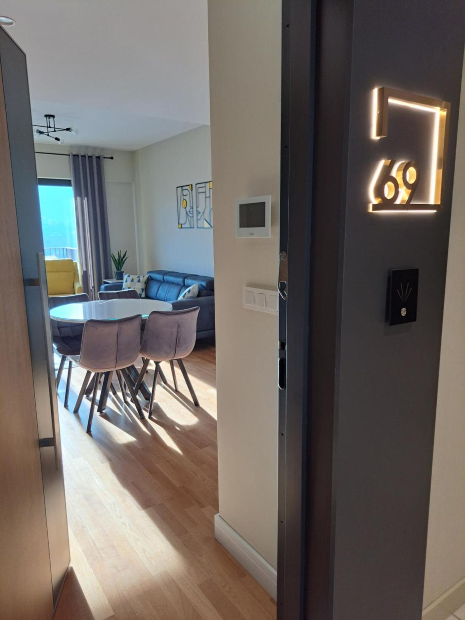 Divine 69 Luxury Apartment, Skopje City - Center, Diamond Residences, Free Parking Exterior foto